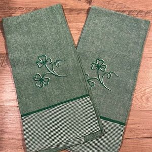 Set of two Shamrock green kitchen towels